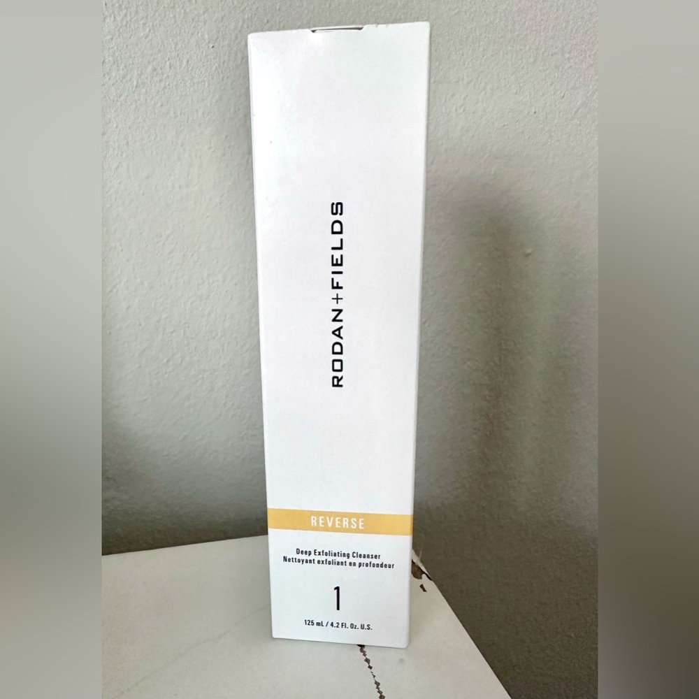 Rodan+Fields Reverse Step 1 Deep Exfoliating Cleanser